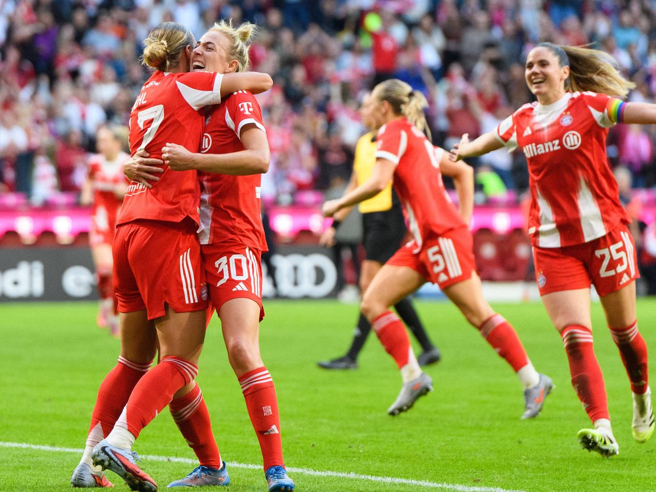 FC Bayern Vrouwen pakken cruciale winst tegen Wolfsburg: Titel binnen handbereik!!