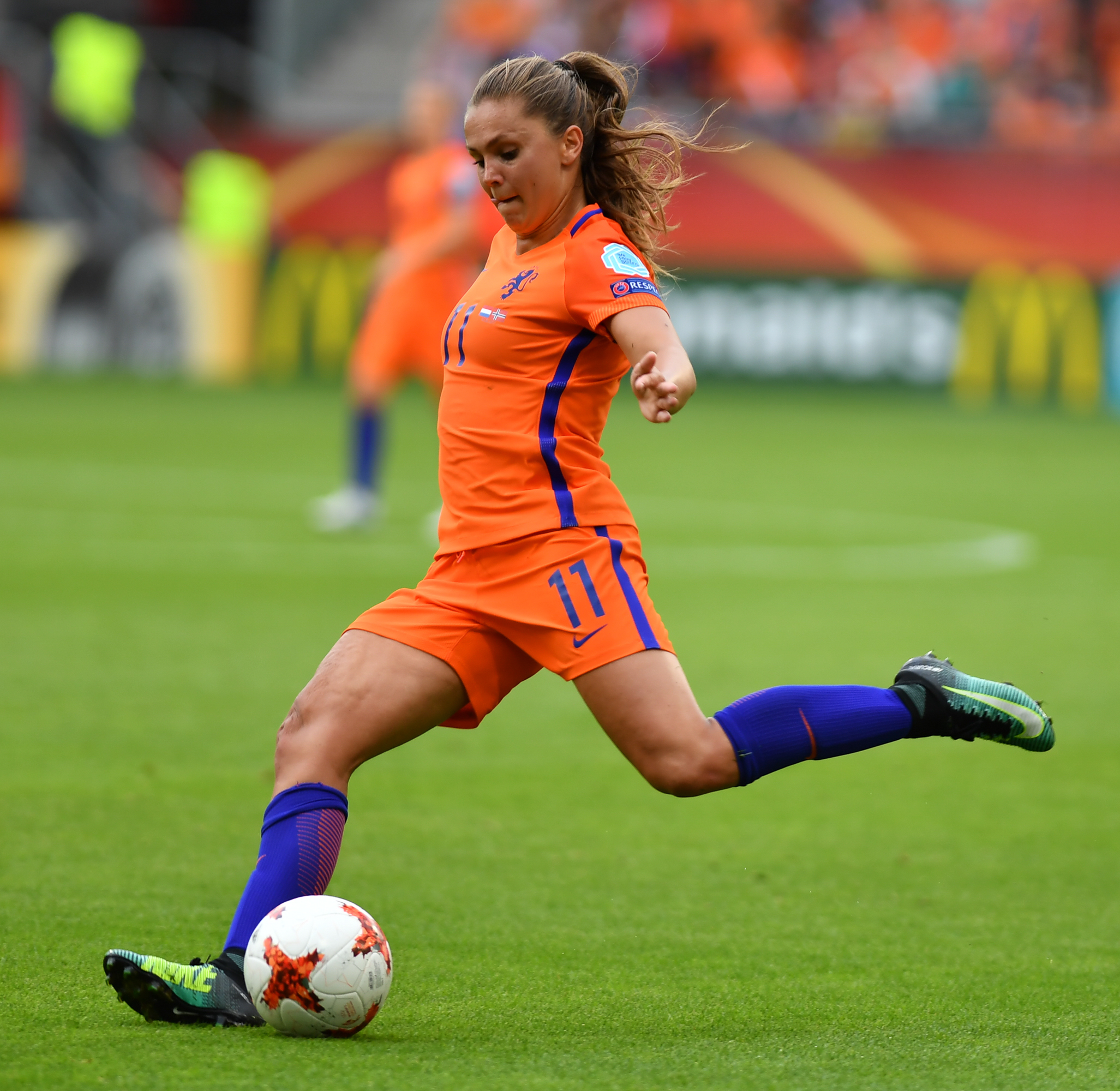 Lieke Martens, Aanvaller